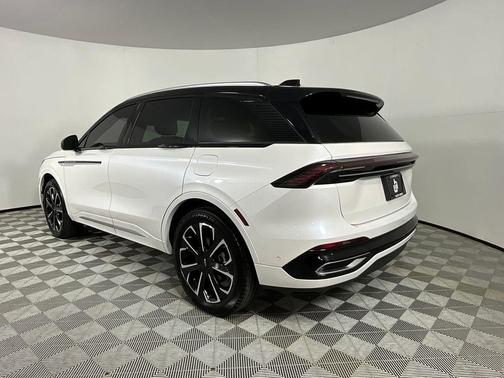 White Platinum Clearcoat Metallic 2024 Lincoln Nautilus Reserve
