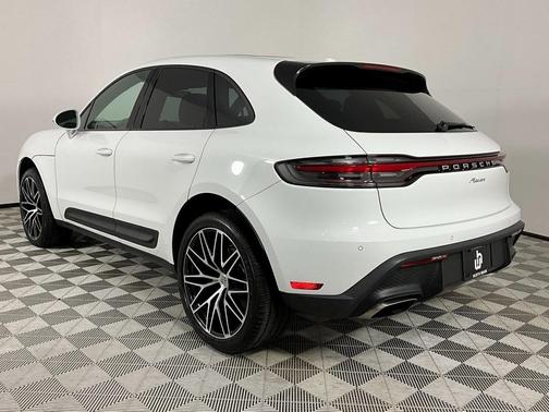 2022 Porsche Macan Base