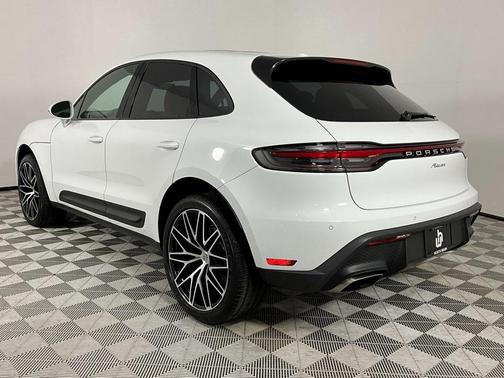 2022 Porsche Macan Base