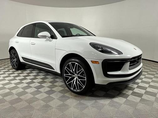 2022 Porsche Macan Base