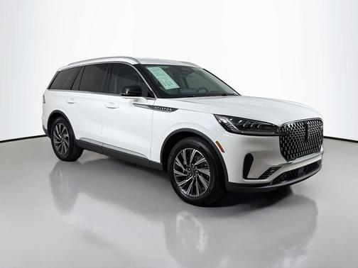 White Metallic 2026 Lincoln Aviator Premiere