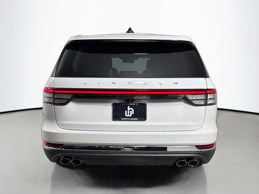 White Metallic 2026 Lincoln Aviator Premiere