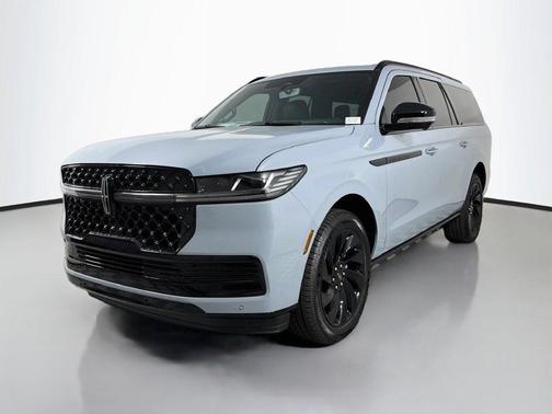 Gray Mist Metallic 2027 Lincoln Navigator Reserve