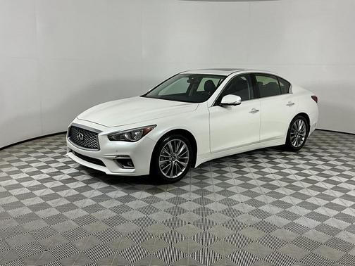 2022 INFINITI Q50 LUXE
