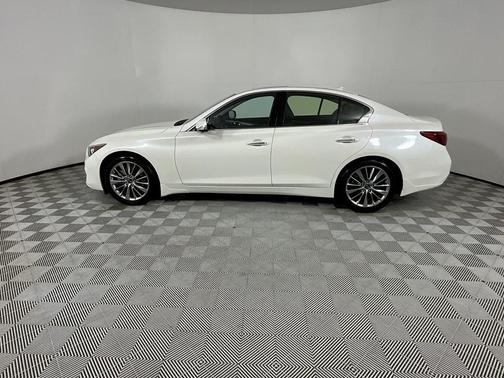 2022 INFINITI Q50 LUXE