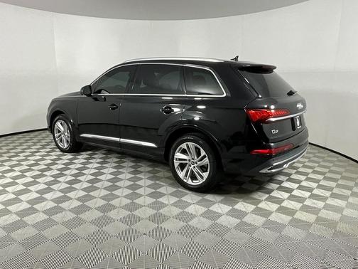 2022 Audi Q7 55 Premium Plus
