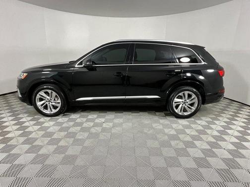 2022 Audi Q7 55 Premium Plus