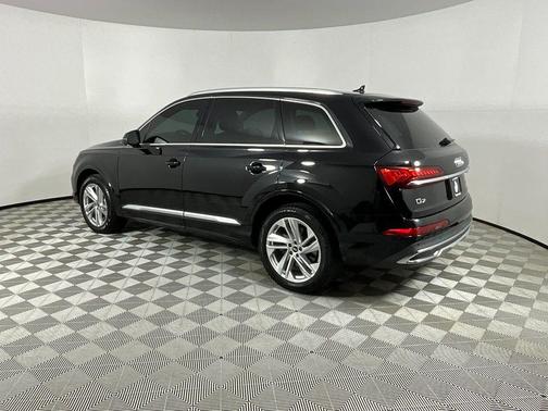 2022 Audi Q7 55 Premium Plus