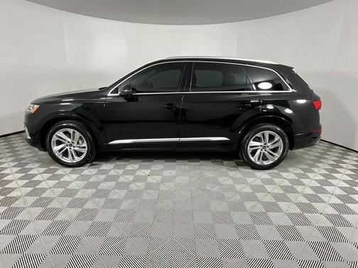 2022 Audi Q7 55 Premium Plus