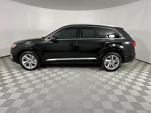 2022 Audi Q7 55 Premium Plus