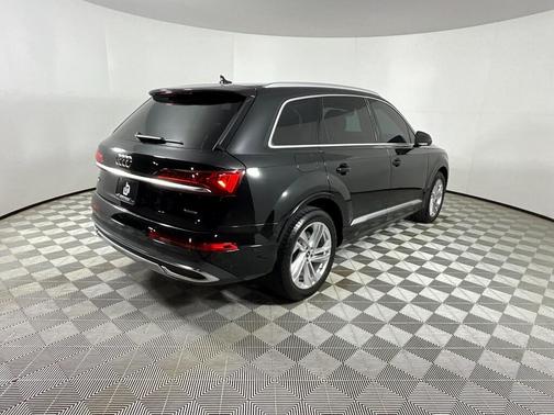 2022 Audi Q7 55 Premium Plus