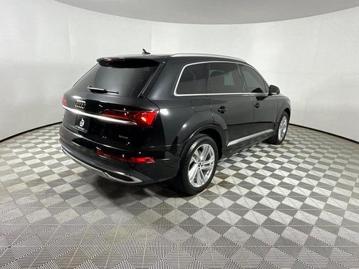 2022 Audi Q7 55 Premium Plus