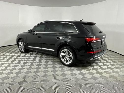 2022 Audi Q7 55 Premium Plus