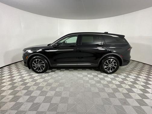 Black Metallic 2025 Lincoln Nautilus Premiere