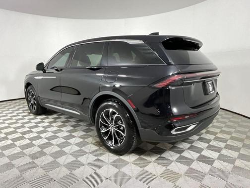 Black Metallic 2025 Lincoln Nautilus Premiere