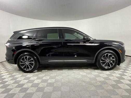 Black Metallic 2025 Lincoln Nautilus Premiere