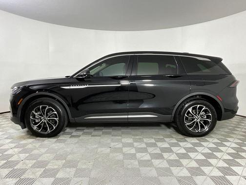 Black Metallic 2025 Lincoln Nautilus Premiere