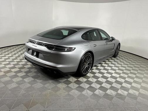 2022 Porsche Panamera Platinum Edition