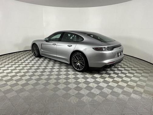 2022 Porsche Panamera Platinum Edition