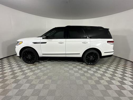 2022 Lincoln Navigator Black Label