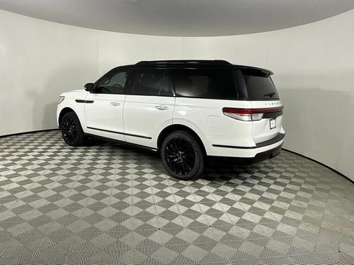 2022 Lincoln Navigator Black Label