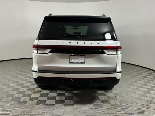 2022 Lincoln Navigator Black Label