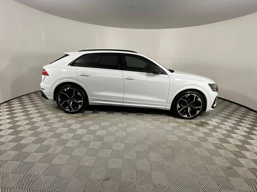 Glacier White Metallic 2024 Audi RS Q8 4.0T quattro