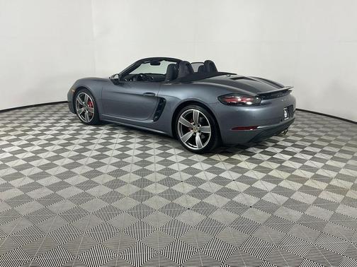 2025 Porsche 718 Boxster S