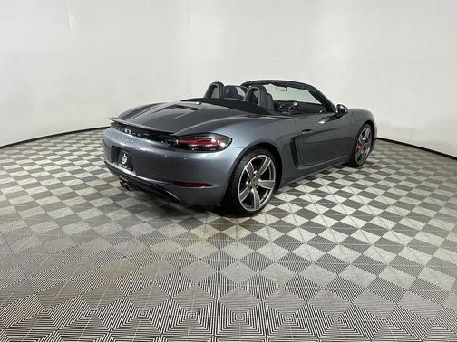 2025 Porsche 718 Boxster S