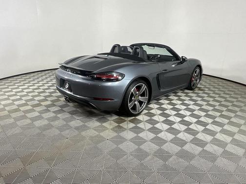 2025 Porsche 718 Boxster S
