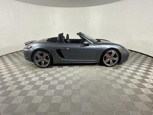 2025 Porsche 718 Boxster S