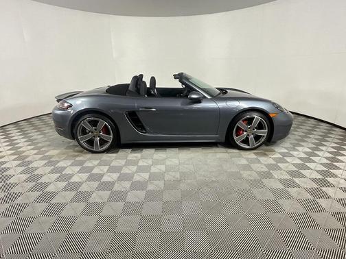 2025 Porsche 718 Boxster S