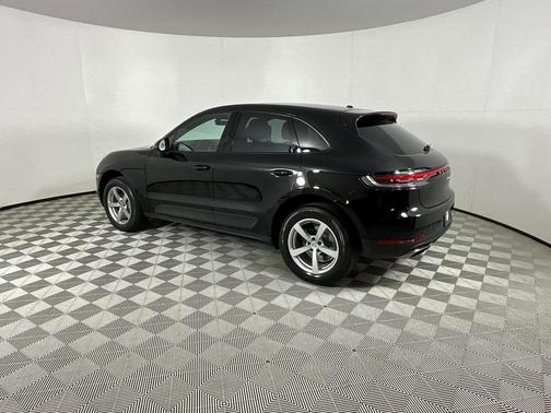 2021 Porsche Macan Base