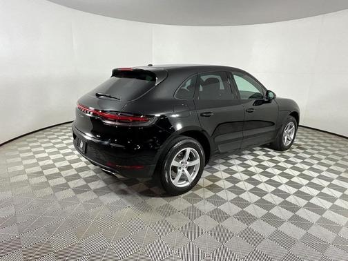 2021 Porsche Macan Base