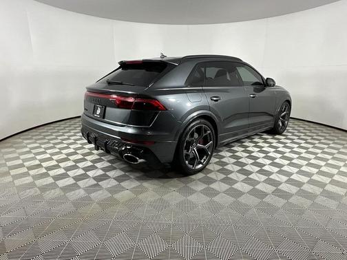 2025 Audi RS Q8 4.0T quattro