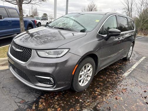 2023 Chrysler Pacifica Touring-L
