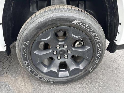 Bright White Clearcoat 2025 RAM 1500 Big Horn/Lone Star