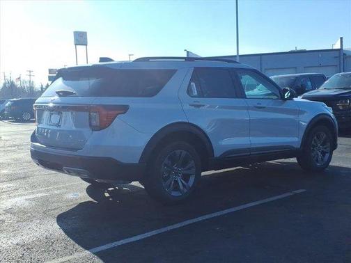 Space White Metallic 2026 Ford Explorer Active
