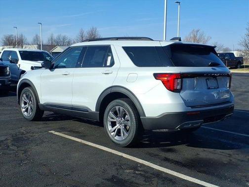 Space White Metallic 2026 Ford Explorer Active