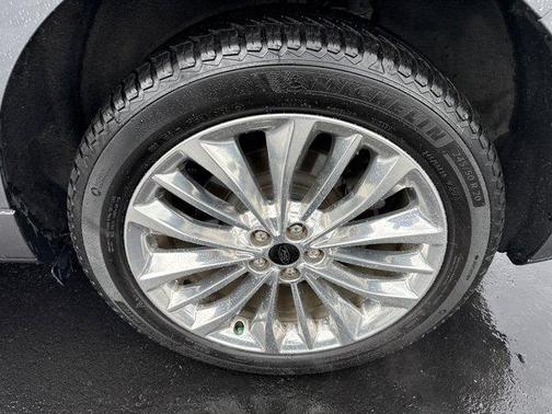 2021 Ford Edge Titanium