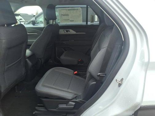 Space White Metallic 2026 Ford Explorer Active