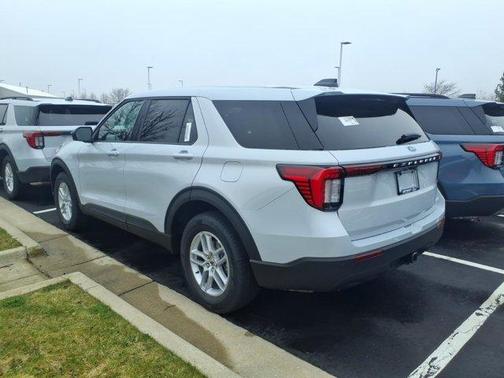 Space White Metallic 2026 Ford Explorer Active