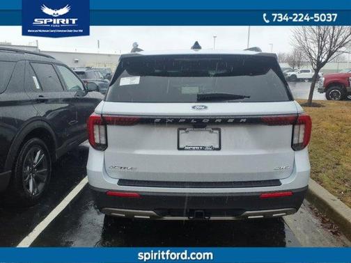 Space White Metallic 2026 Ford Explorer Active