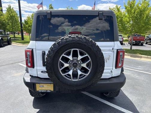 Oxford White 2024 Ford Bronco Badlands