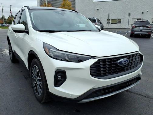 White Metallic 2023 Ford Escape PHEV