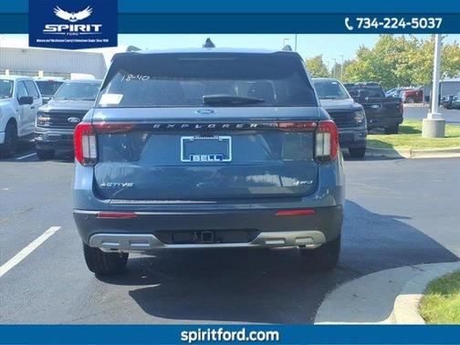 2025 Ford Explorer Active