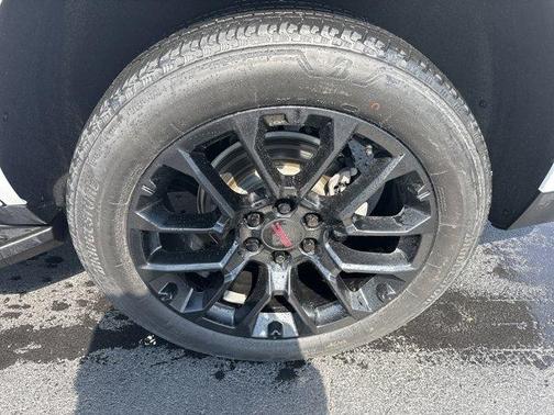 2022 GMC Yukon SLE