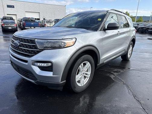 Iconic Silver Metallic 2023 Ford Explorer XLT
