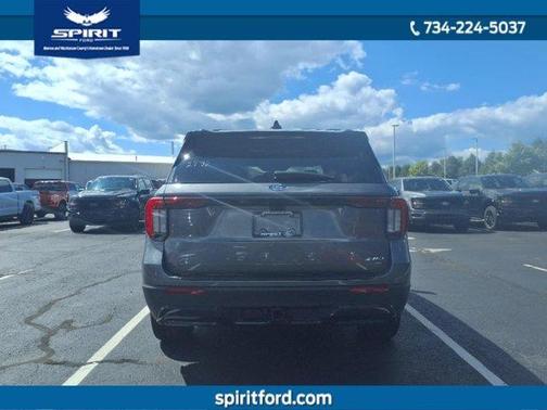 2025 Ford Explorer ST-Line