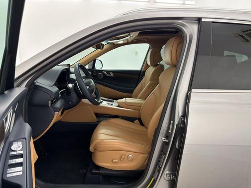 Savile Silver 2023 Genesis GV80 2.5T